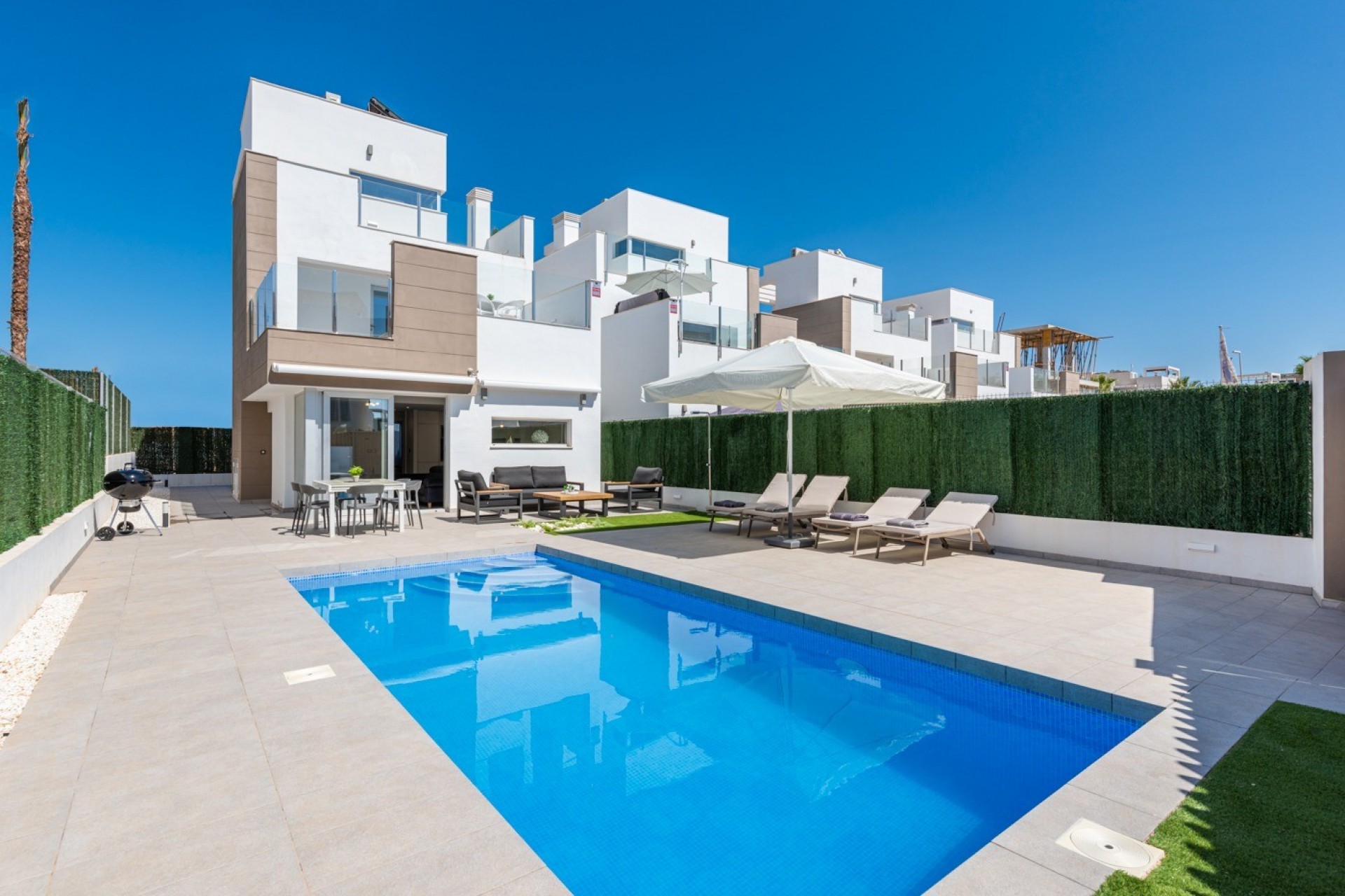 For sale - 3 Bedroom 2 Bathroom Detached House / Villa in Guardamar del Segura - El Raso  - Alicante