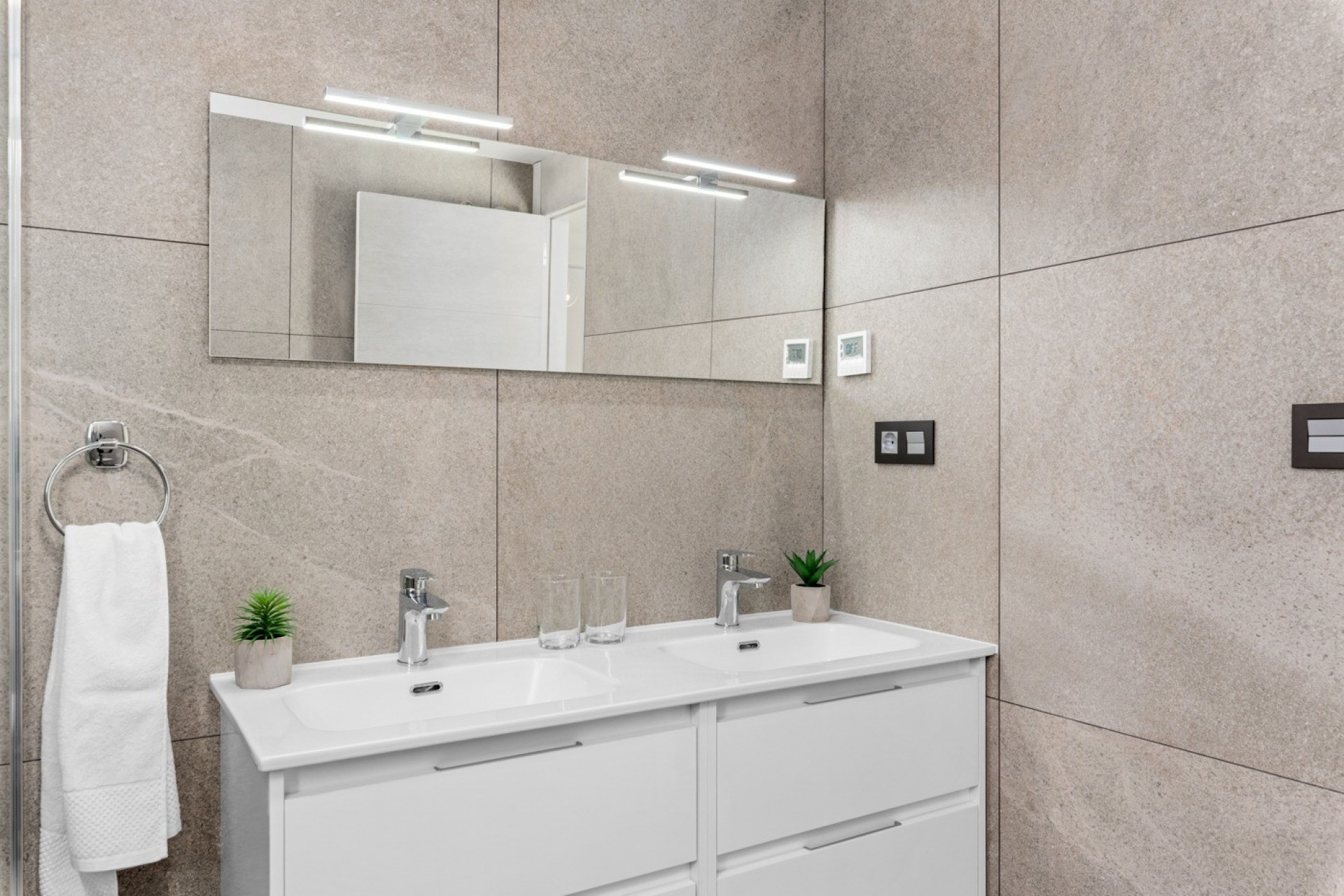 For sale - 3 Bedroom 2 Bathroom Detached House / Villa in Guardamar del Segura - El Raso  - Alicante