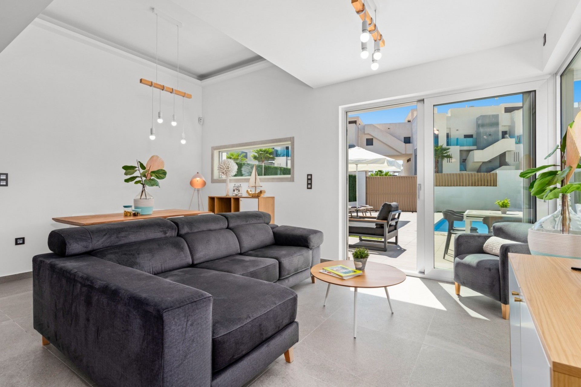 For sale - 3 Bedroom 2 Bathroom Detached House / Villa in Guardamar del Segura - El Raso  - Alicante