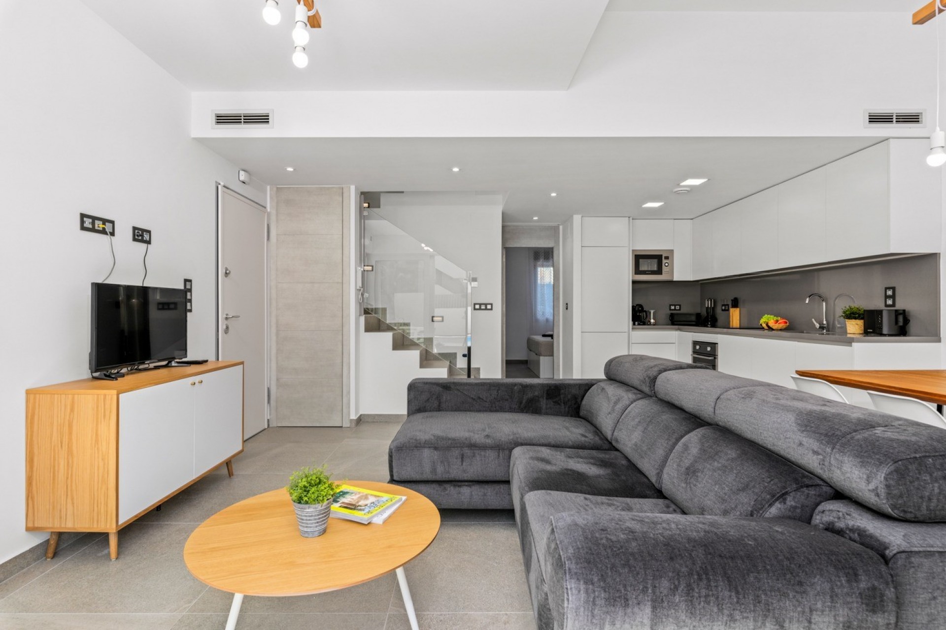 For sale - 3 Bedroom 2 Bathroom Detached House / Villa in Guardamar del Segura - El Raso  - Alicante