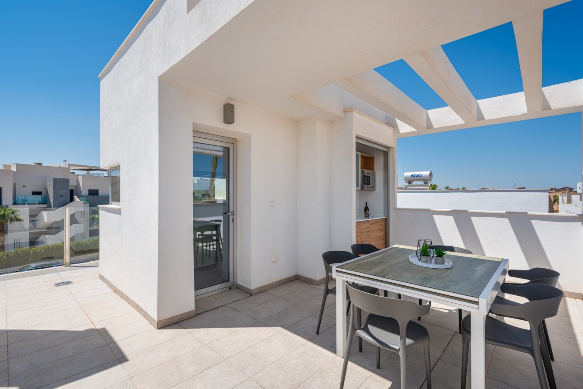 For sale - 3 Bedroom 2 Bathroom Detached House / Villa in Guardamar del Segura - El Raso  - Alicante