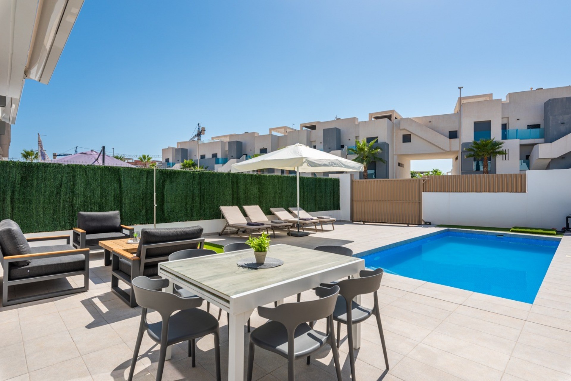 For sale - 3 Bedroom 2 Bathroom Detached House / Villa in Guardamar del Segura - El Raso  - Alicante