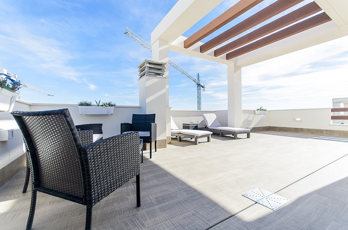 For sale - 3 Bedroom 3 Bathroom Villa in Los Montesinos - La Herrada  - Alicante