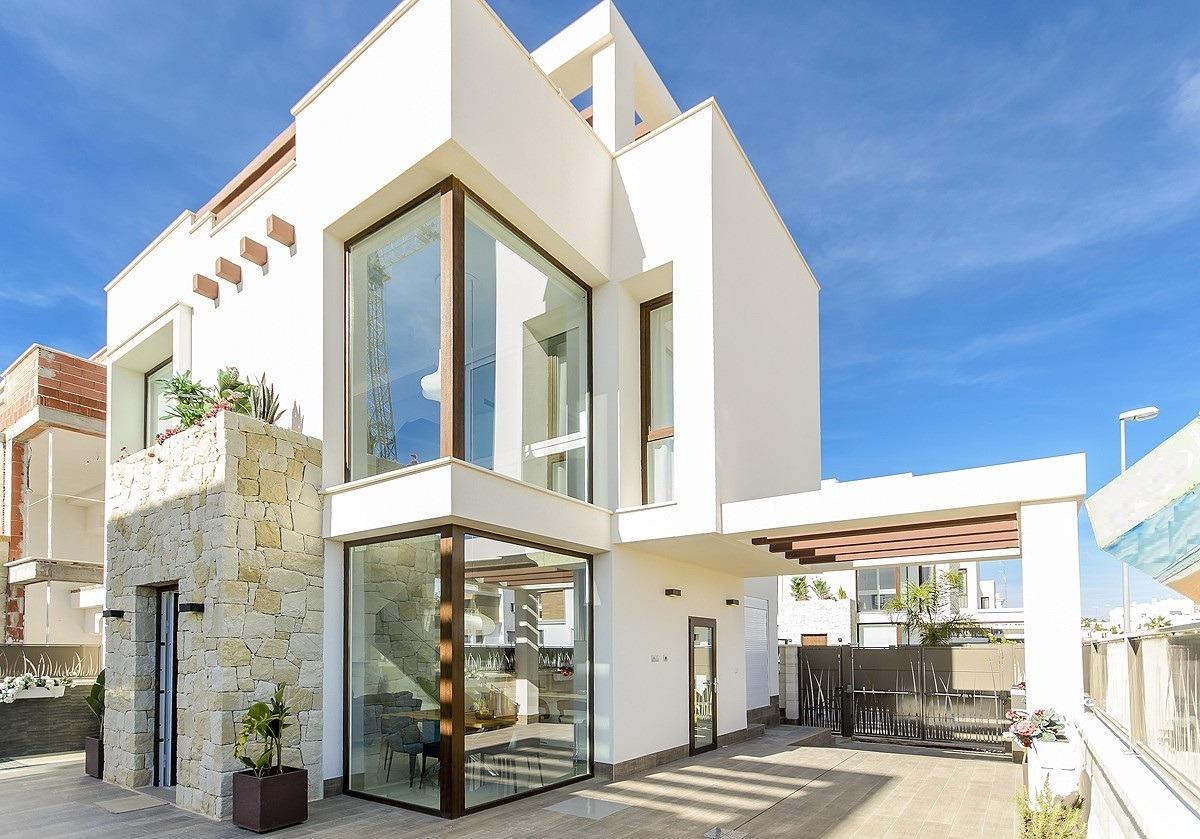 For sale - 3 Bedroom 3 Bathroom Villa in Los Montesinos - La Herrada  - Alicante