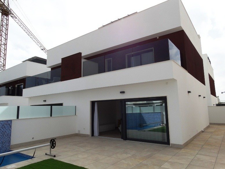 For sale - 3 Bedroom 3 Bathroom Villa in Pilar de La Horadada - pueblo  - Alicante
