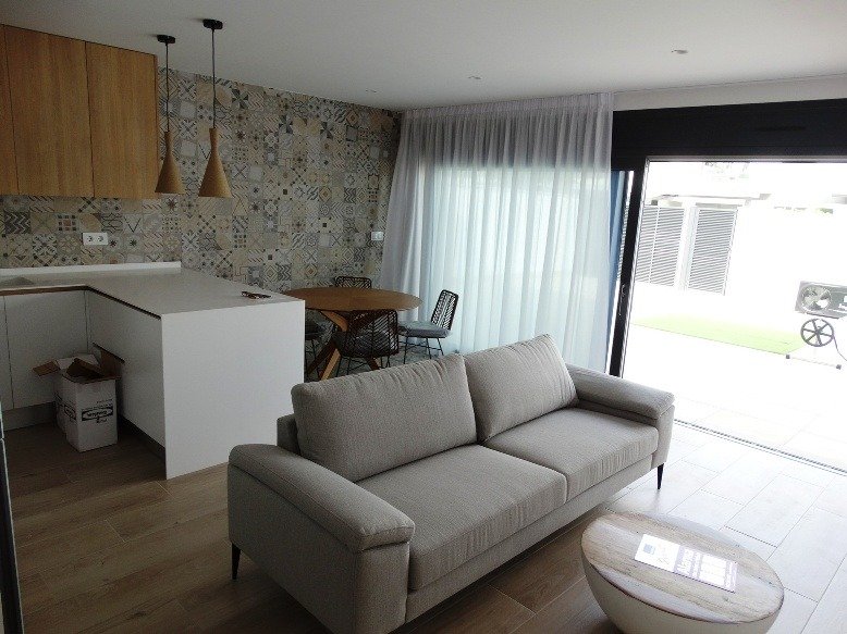 For sale - 3 Bedroom 3 Bathroom Villa in Pilar de La Horadada - pueblo  - Alicante