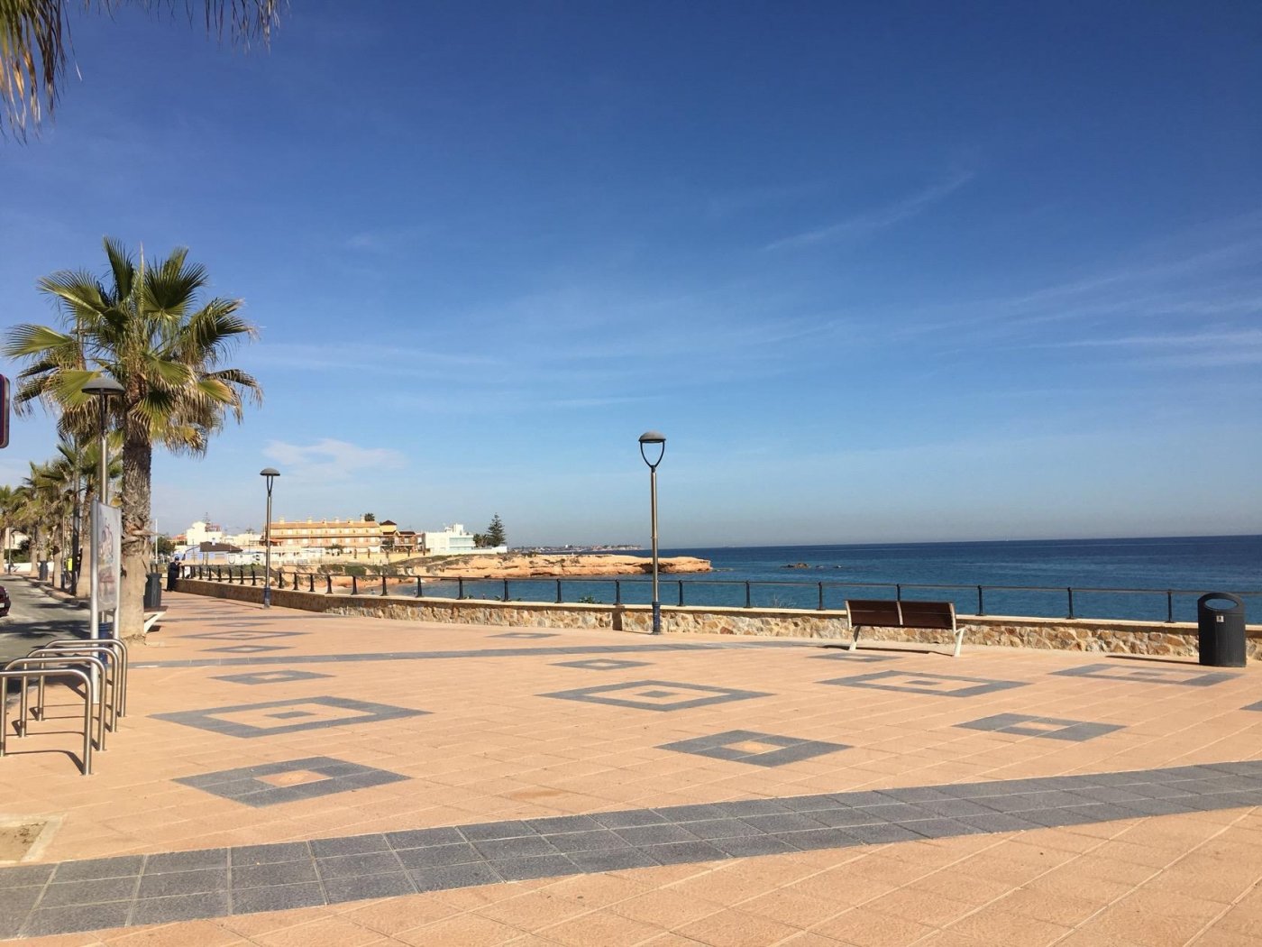 For sale - 3 Bedroom 3 Bathroom Villa in Pilar de La Horadada - pueblo  - Alicante