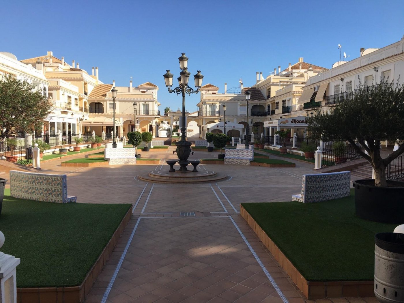 For sale - 3 Bedroom 3 Bathroom Villa in Pilar de La Horadada - pueblo  - Alicante