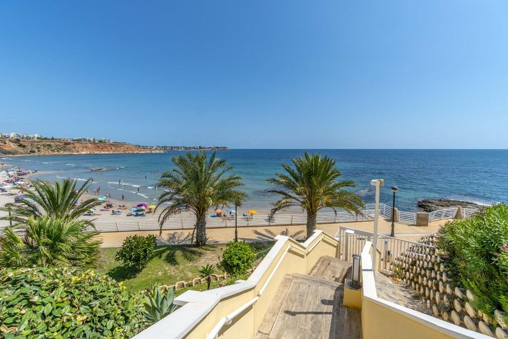 For sale - 3 Bedroom 2 Bathroom Apartment in Cabo Roig - Campoamor  - Alicante