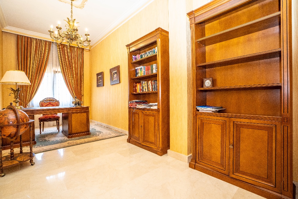 For sale - 7 Bedroom 6 Bathroom Villa in Campoamor - Campoamor  - Alicante