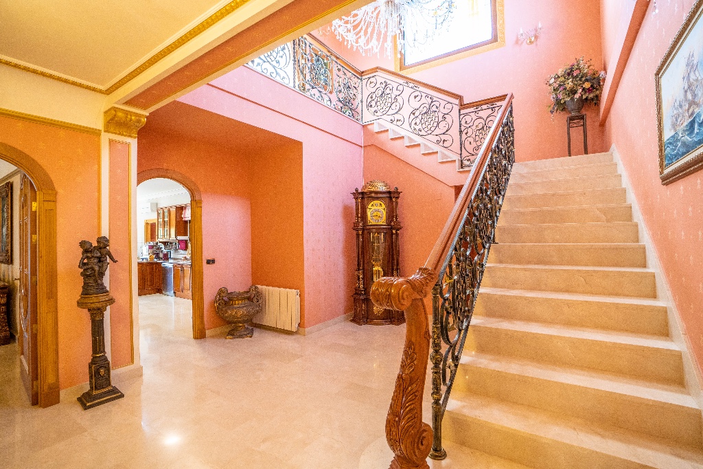 For sale - 7 Bedroom 6 Bathroom Villa in Campoamor - Campoamor  - Alicante