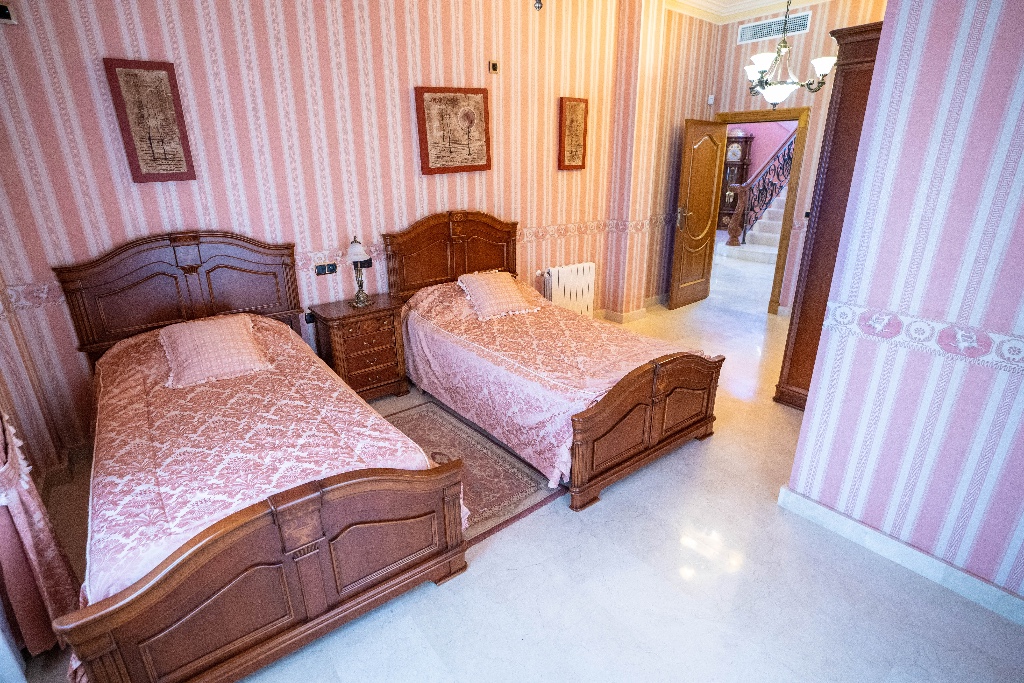 For sale - 7 Bedroom 6 Bathroom Villa in Campoamor - Campoamor  - Alicante