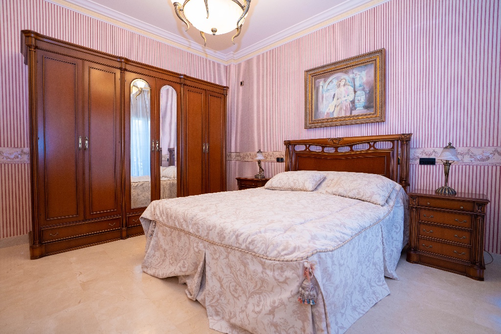 For sale - 7 Bedroom 6 Bathroom Villa in Campoamor - Campoamor  - Alicante