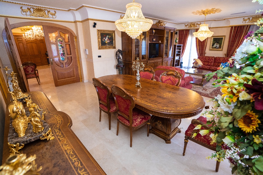 For sale - 7 Bedroom 6 Bathroom Villa in Campoamor - Campoamor  - Alicante