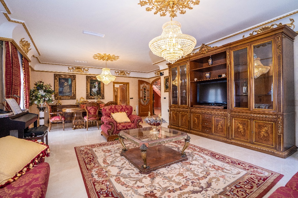 For sale - 7 Bedroom 6 Bathroom Villa in Campoamor - Campoamor  - Alicante