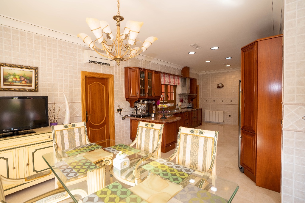 For sale - 7 Bedroom 6 Bathroom Villa in Campoamor - Campoamor  - Alicante