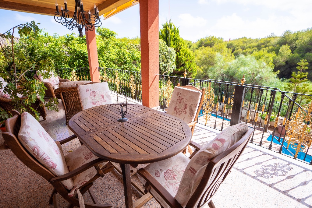 For sale - 7 Bedroom 6 Bathroom Villa in Campoamor - Campoamor  - Alicante