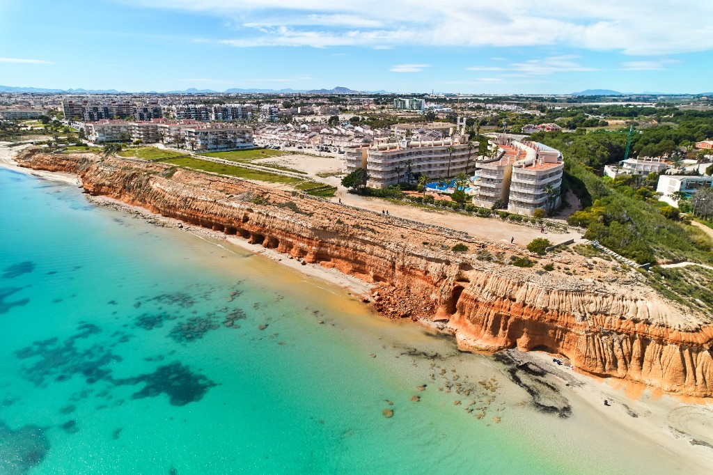 For sale - 4 Bedroom 2 Bathroom Villa in Campoamor - Dehesa de Campoamor  - Alicante