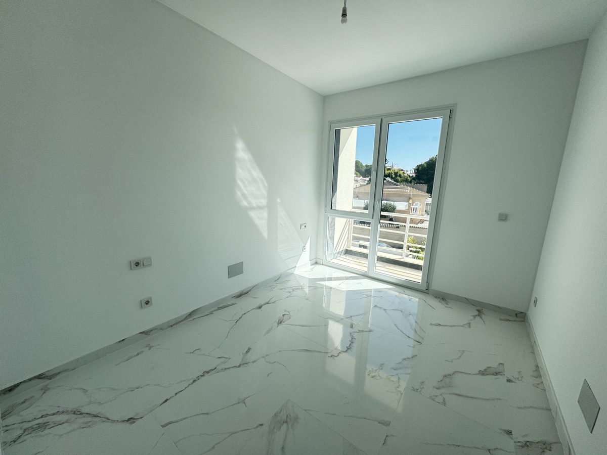 For sale - 4 Bedroom 3 Bathroom Villa in Los Balcones - , Los Balcones, Alicante, Spain - Alicante