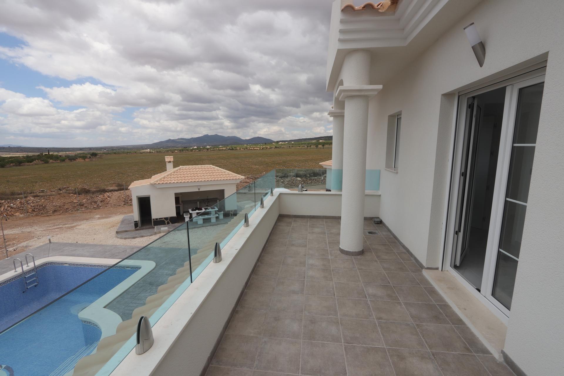 For sale - 4 Bedroom 3 Bathroom Villa in Pinoso - Camino Del Prado  - Alicante