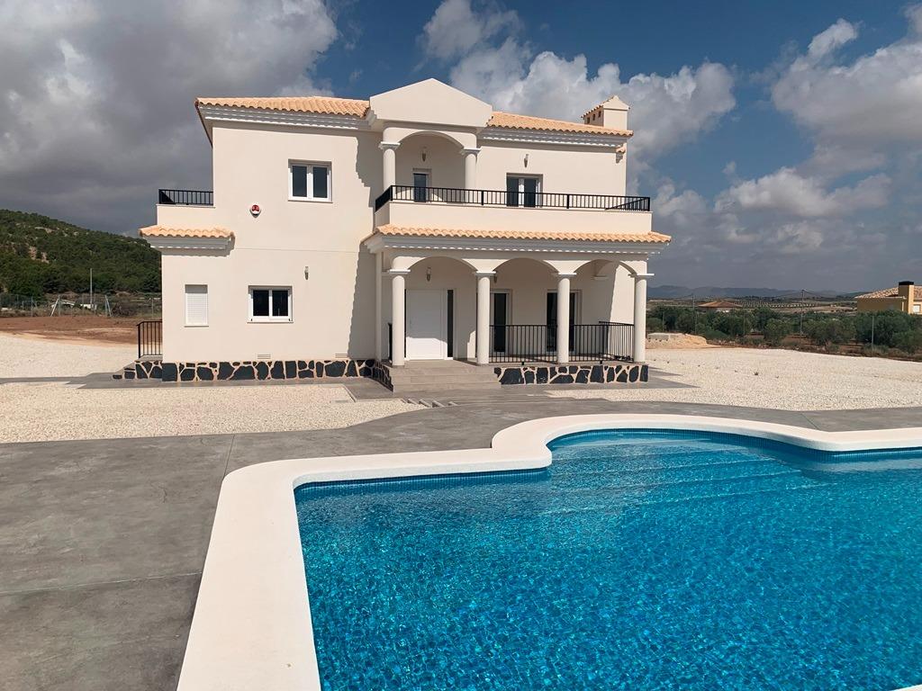 For sale - 4 Bedroom 3 Bathroom Villa in Pinoso - Camino Del Prado  - Alicante
