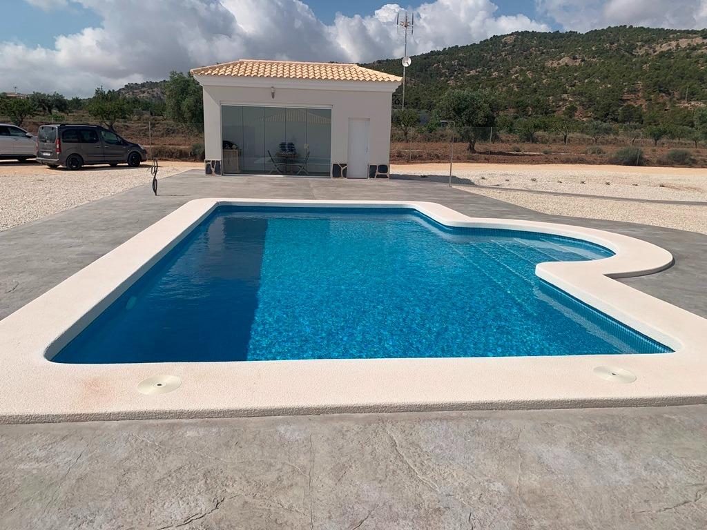 For sale - 4 Bedroom 3 Bathroom Villa in Pinoso - Camino Del Prado  - Alicante