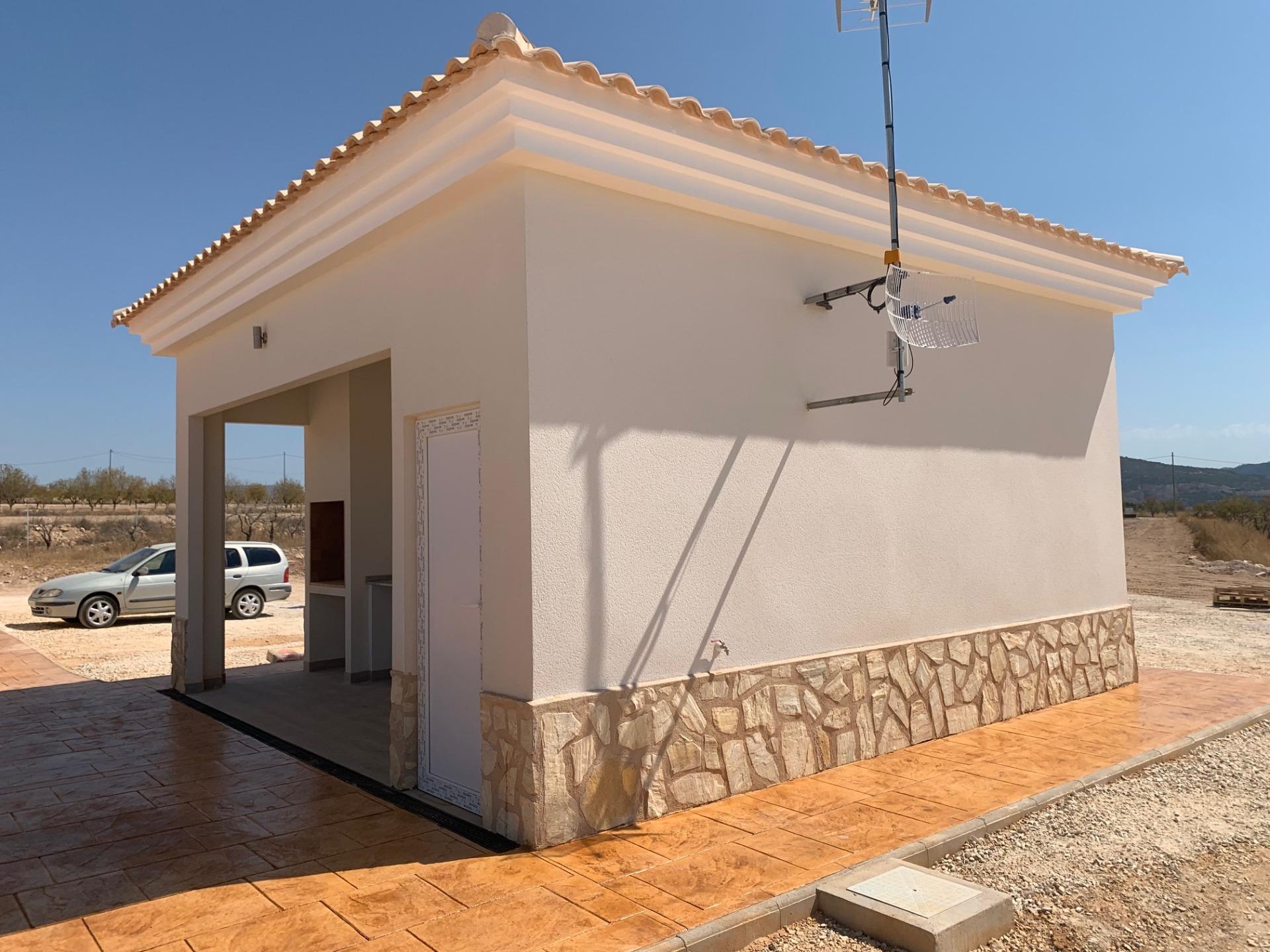 For sale - 4 Bedroom 3 Bathroom Villa in Pinoso - Camino Del Prado  - Alicante
