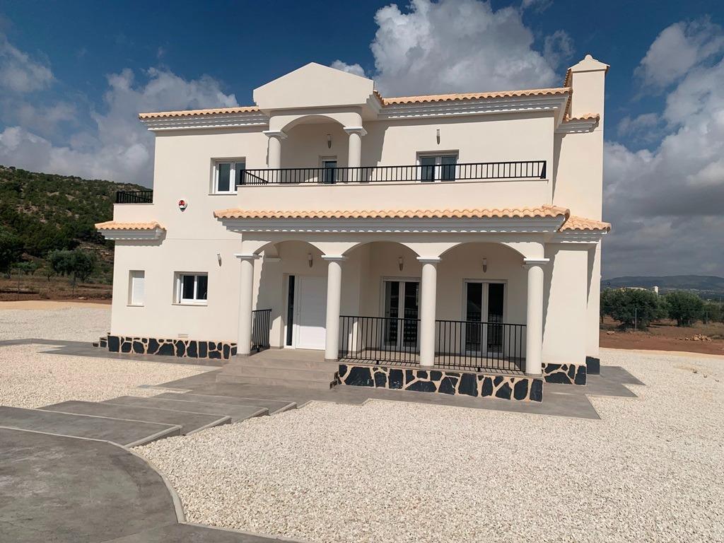 For sale - 4 Bedroom 3 Bathroom Villa in Pinoso - Camino Del Prado  - Alicante