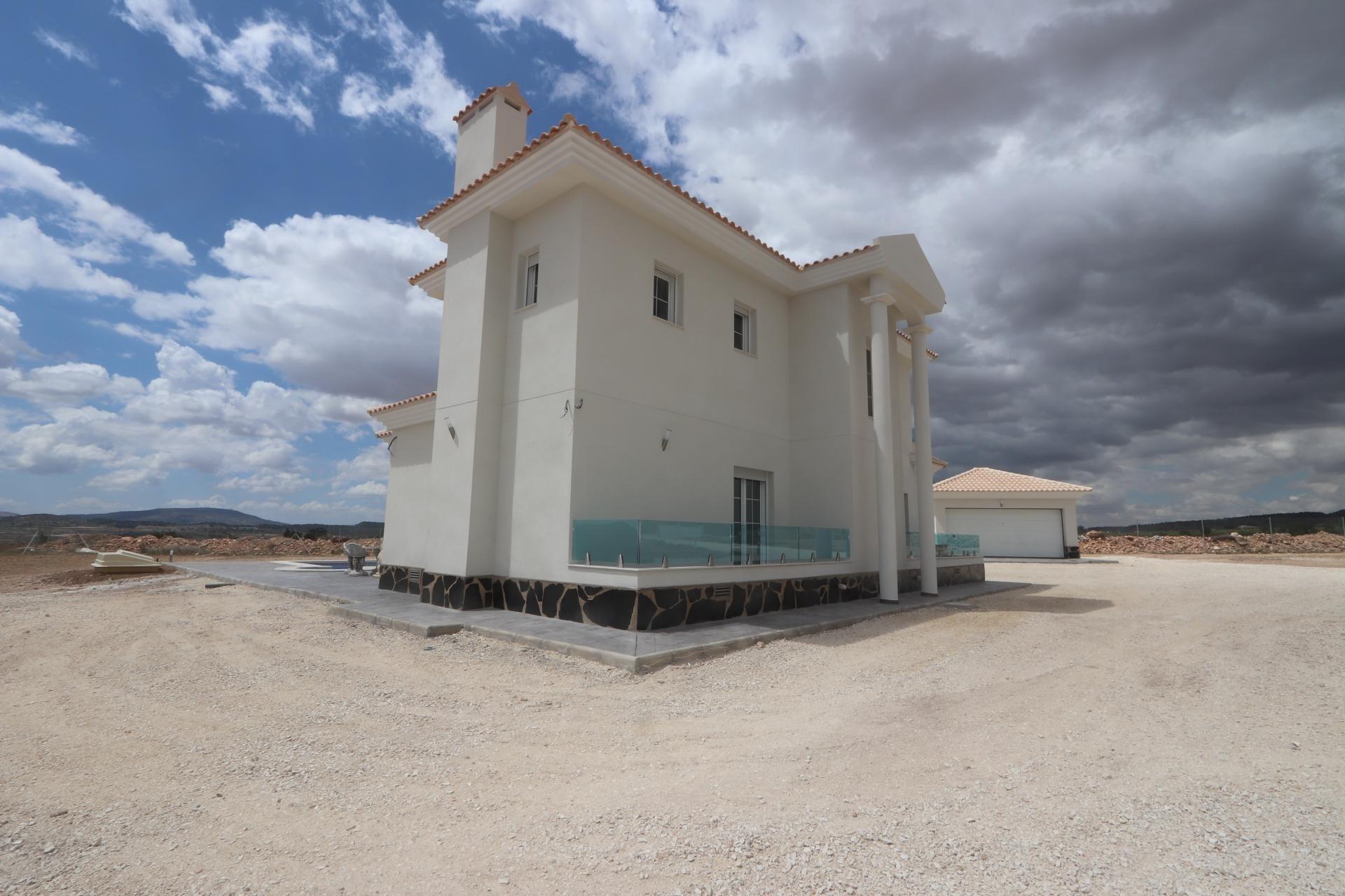 For sale - 4 Bedroom 3 Bathroom Villa in Pinoso - Camino Del Prado  - Alicante