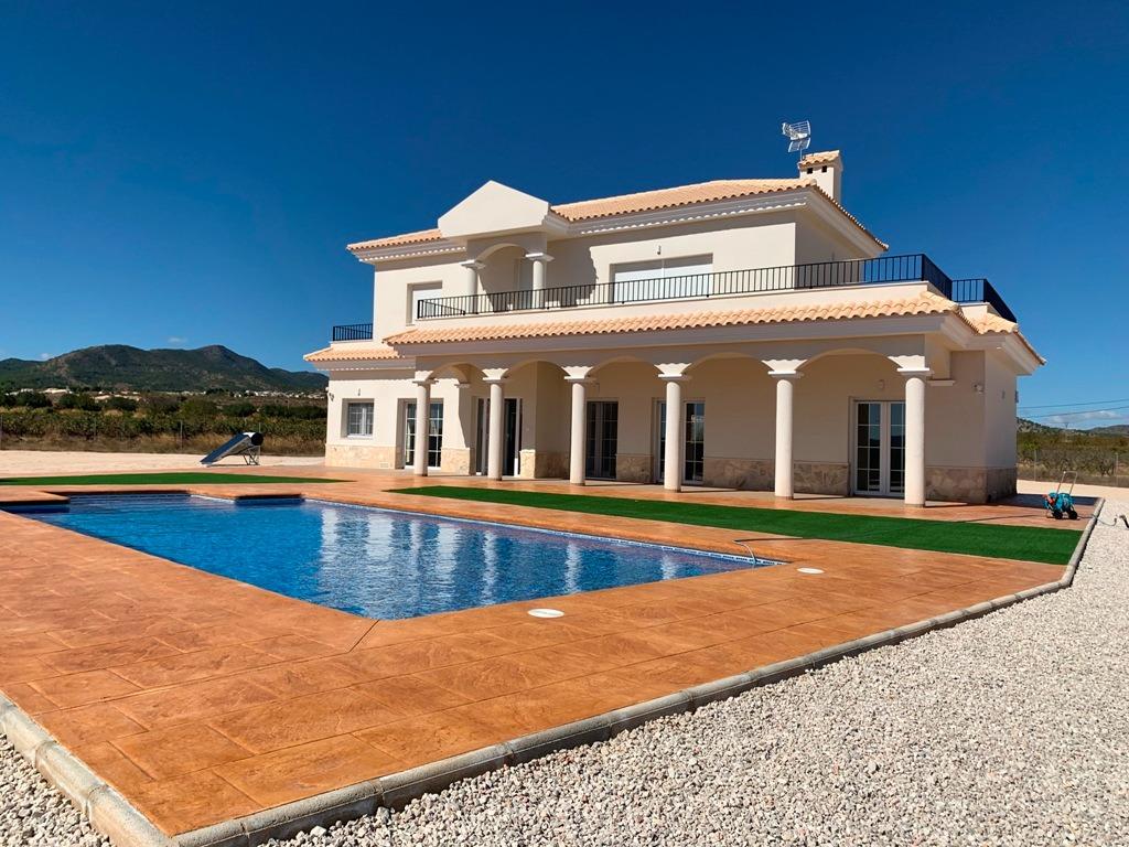 For sale - 4 Bedroom 3 Bathroom Villa in Pinoso - Camino Del Prado  - Alicante