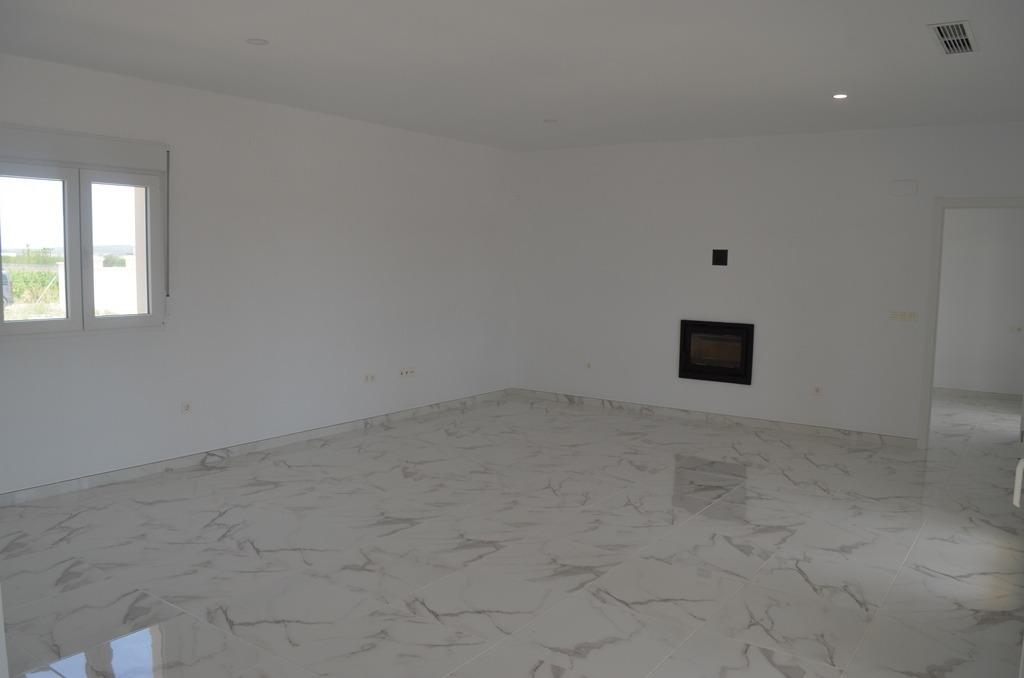 For sale - 4 Bedroom 3 Bathroom Villa in Pinoso - Camino Del Prado  - Alicante