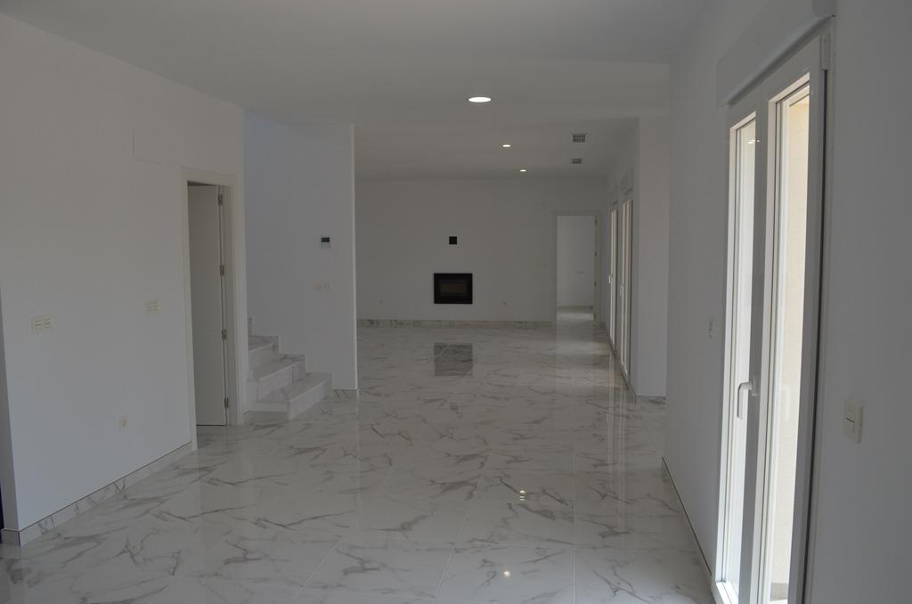 For sale - 4 Bedroom 3 Bathroom Villa in Pinoso - Camino Del Prado  - Alicante