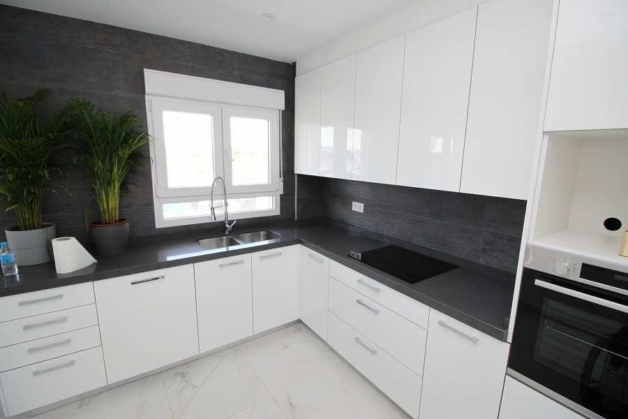 For sale - 4 Bedroom 3 Bathroom Villa in Pinoso - Camino Del Prado  - Alicante