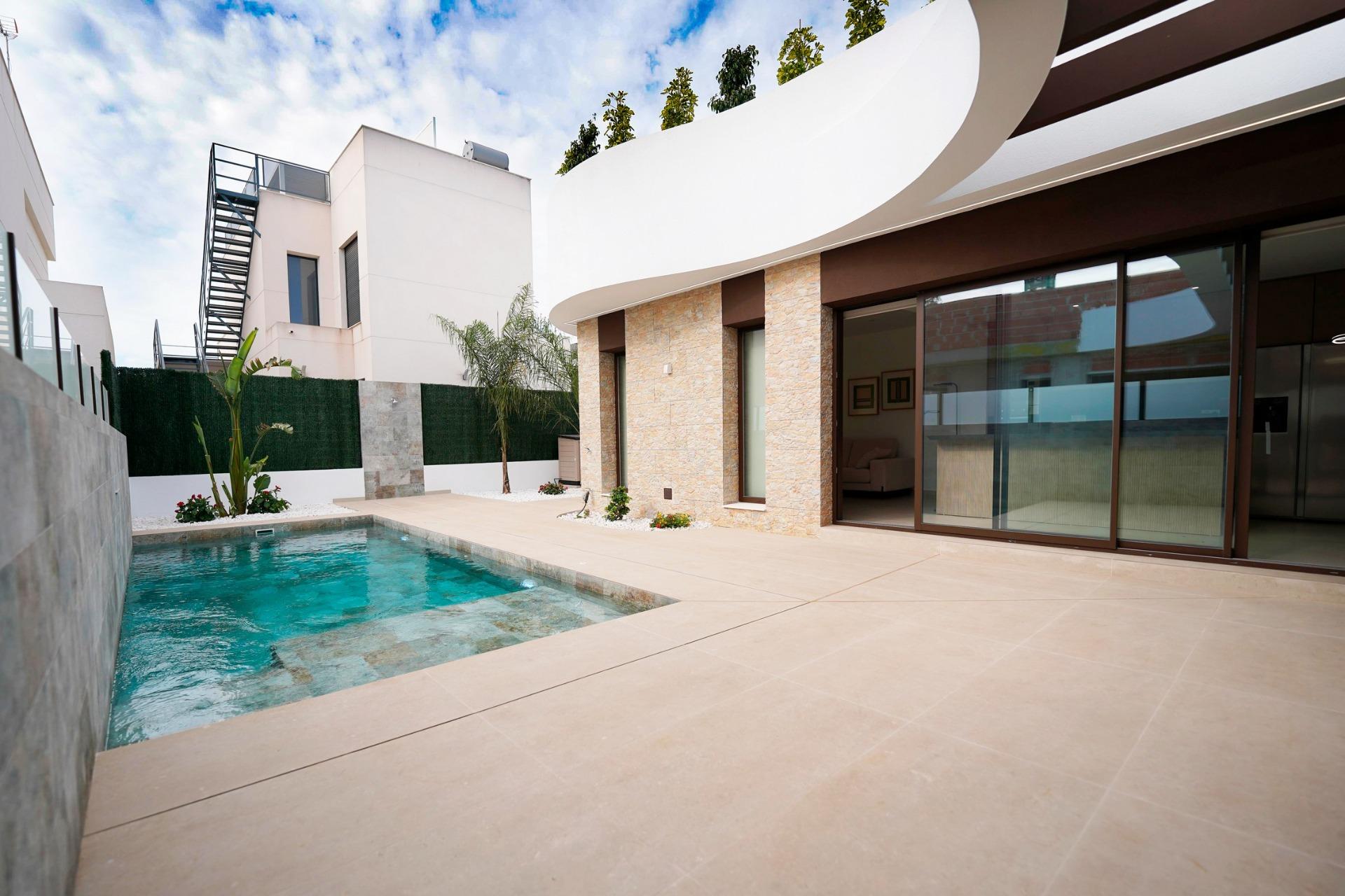 For sale - 4 Bedroom 3 Bathroom Villa in Almoradi - Las Heredades  - Alicante