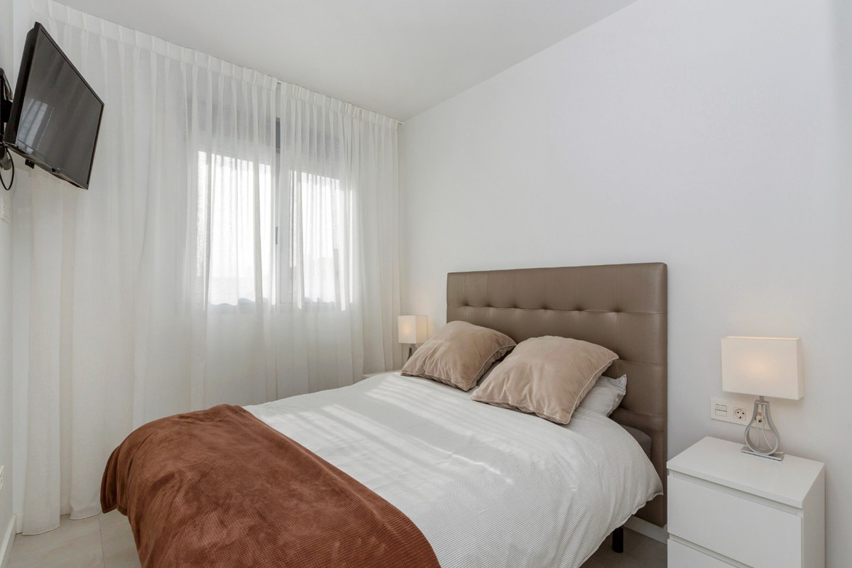 For sale - 3 Bedroom 2 Bathroom Penthouse Apartment in Villamartin - , Villamartin, Alicante, Spain - Alicante