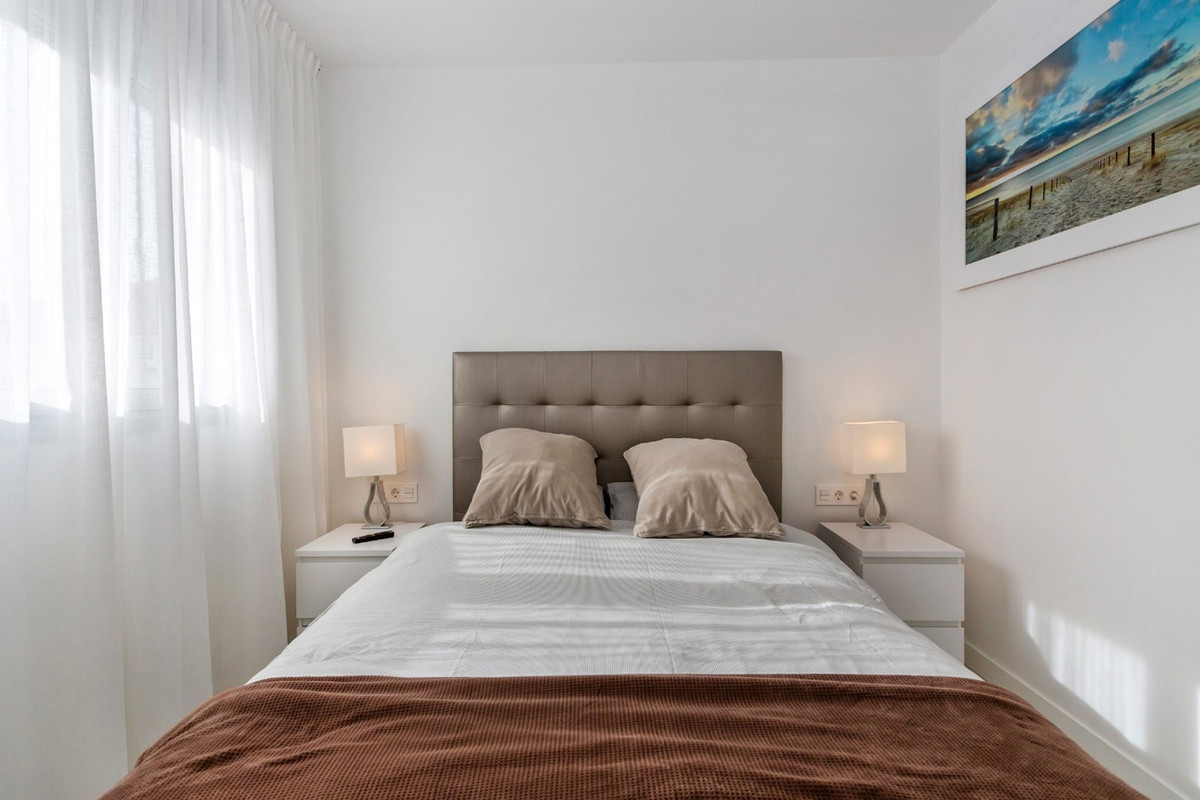 For sale - 3 Bedroom 2 Bathroom Penthouse Apartment in Villamartin - , Villamartin, Alicante, Spain - Alicante
