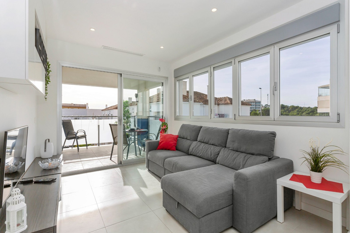 For sale - 3 Bedroom 2 Bathroom Penthouse Apartment in Villamartin - , Villamartin, Alicante, Spain - Alicante