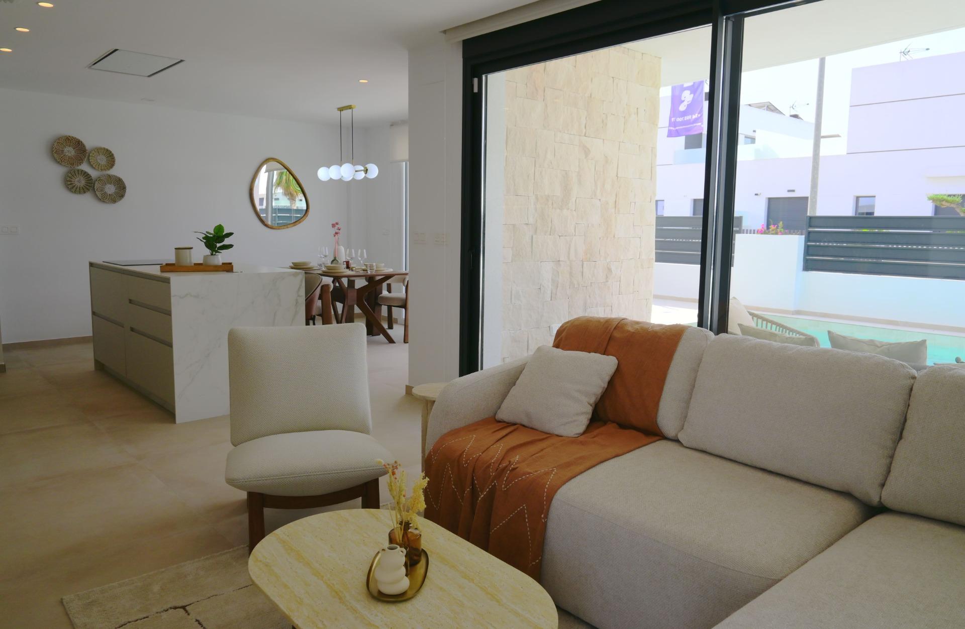 For sale - 3 Bedroom 3 Bathroom Villa in Dolores - polideportivo  - Alicante