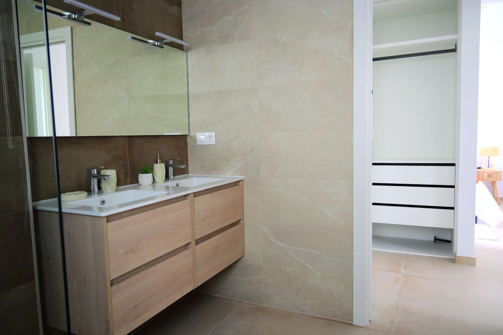 For sale - 3 Bedroom 3 Bathroom Villa in Dolores - polideportivo  - Alicante