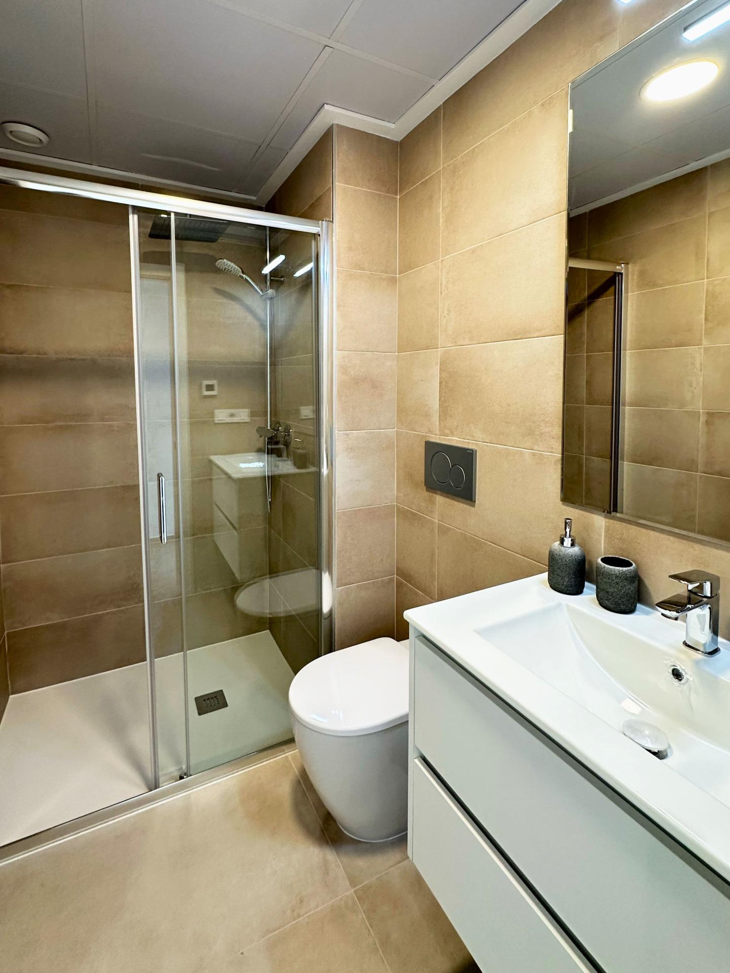 For sale - 3 Bedroom 3 Bathroom Villa in Dolores - polideportivo  - Alicante