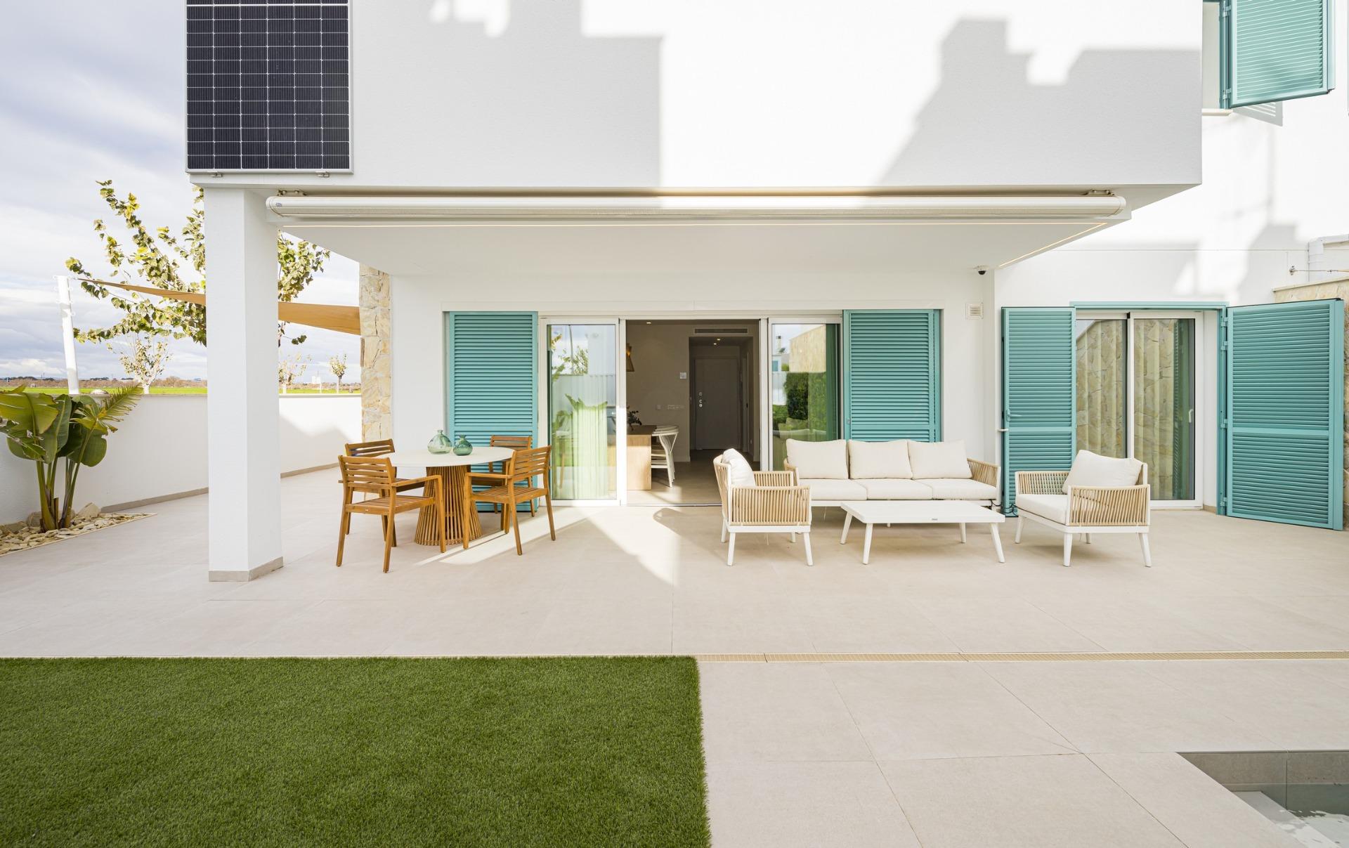 For sale - 3 Bedroom 2 Bathroom Bungalow in Pilar de La Horadada - Torre De La Horadada  - Alicante