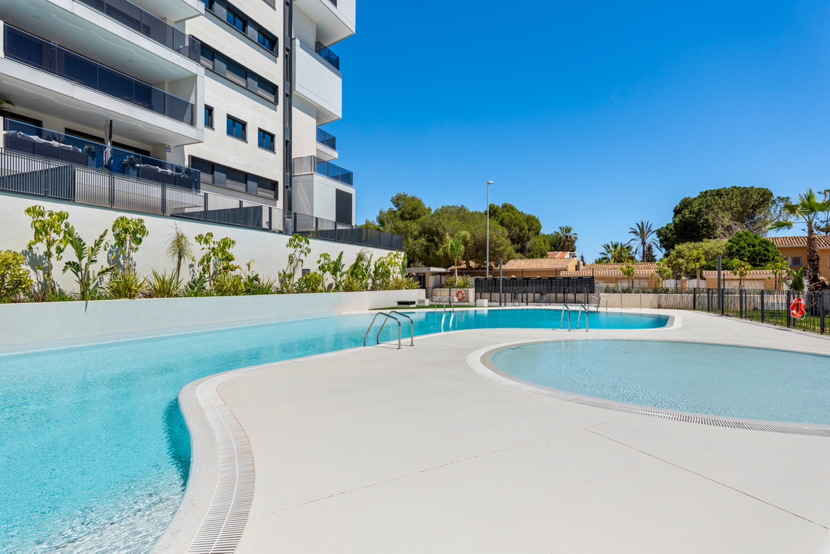 New Build - Key Ready - 2 Bedroom 2 Bathroom Apartment Middle Floor in Campoamor - , Campoamor, Alicante, Spain - Alicante