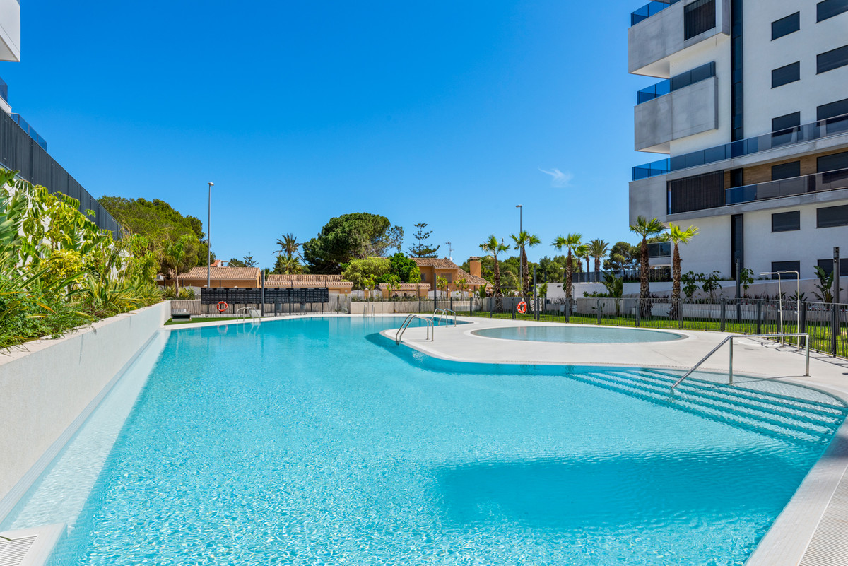 New Build - Key Ready - 2 Bedroom 2 Bathroom Apartment Middle Floor in Campoamor - , Campoamor, Alicante, Spain - Alicante