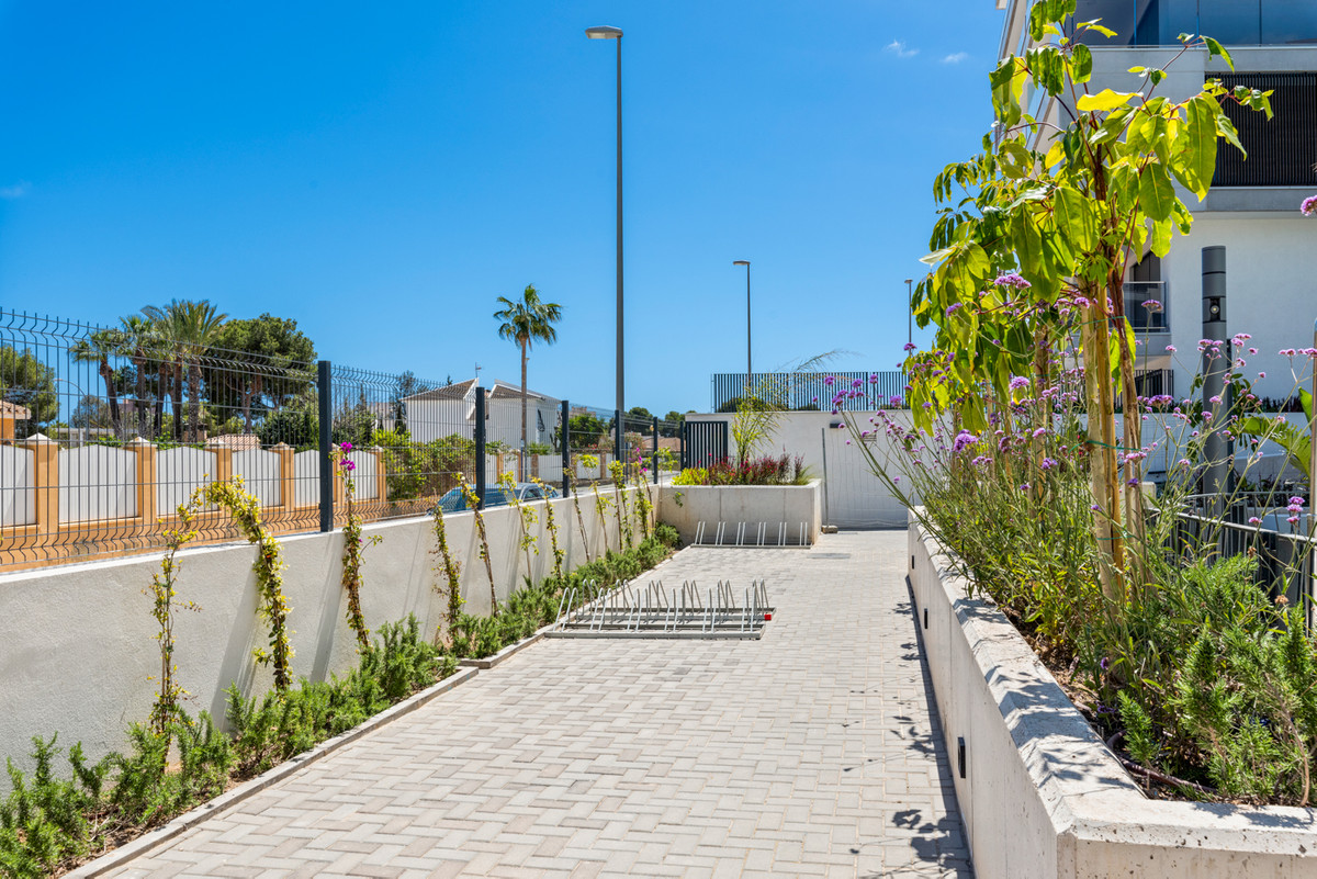 New Build - Key Ready - 2 Bedroom 2 Bathroom Apartment Middle Floor in Campoamor - , Campoamor, Alicante, Spain - Alicante