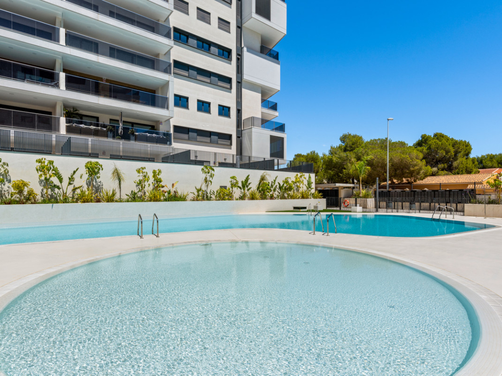 2 Bedroom 2 Bathroom Apartment Middle Floor in Campoamor