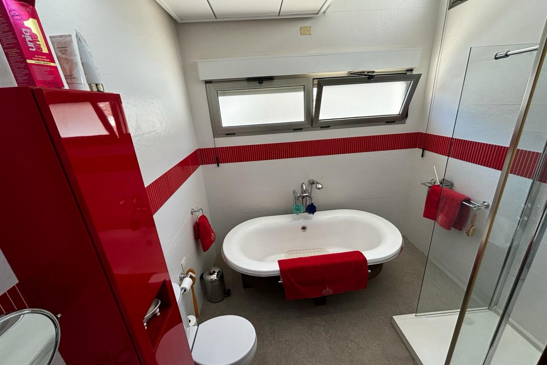 For sale - 3 Bedroom 4 Bathroom Detached House / Villa in Cox - Cox  - Alicante