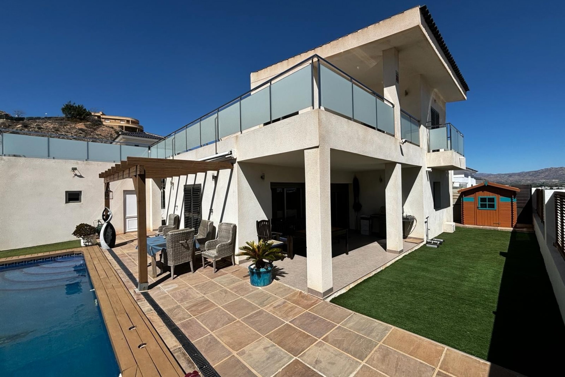 For sale - 3 Bedroom 4 Bathroom Detached House / Villa in Cox - Cox  - Alicante