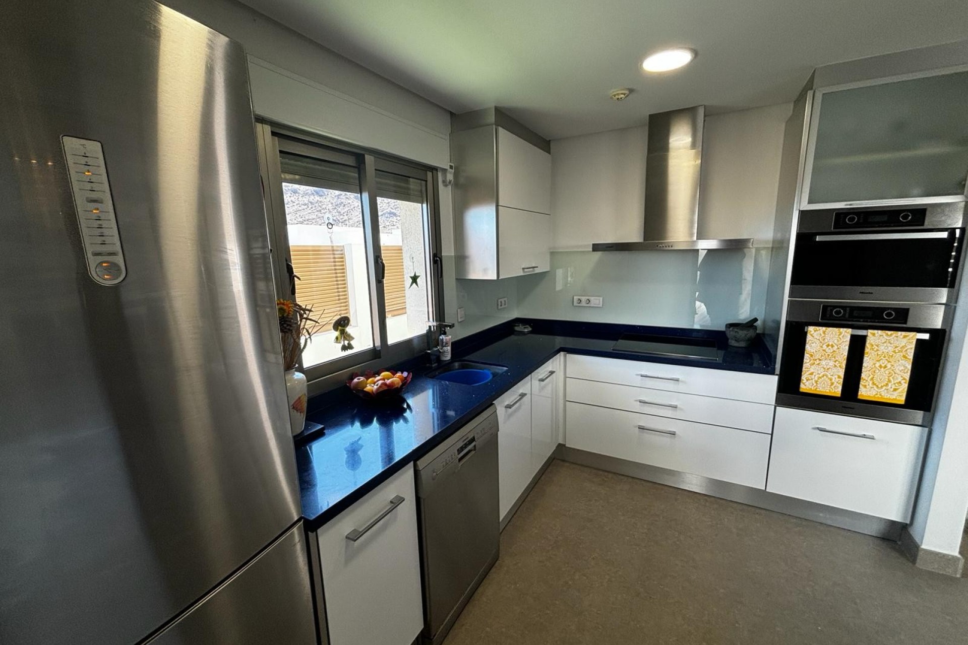 For sale - 3 Bedroom 4 Bathroom Detached House / Villa in Cox - Cox  - Alicante