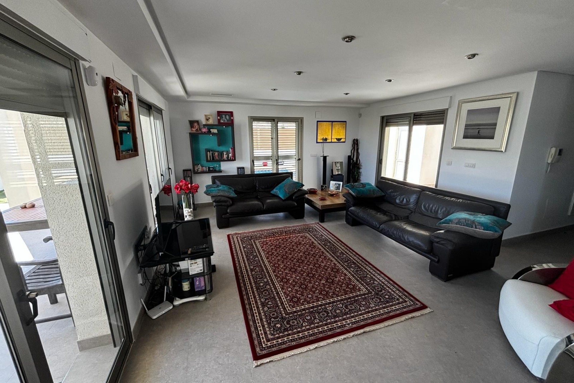 For sale - 3 Bedroom 4 Bathroom Detached House / Villa in Cox - Cox  - Alicante