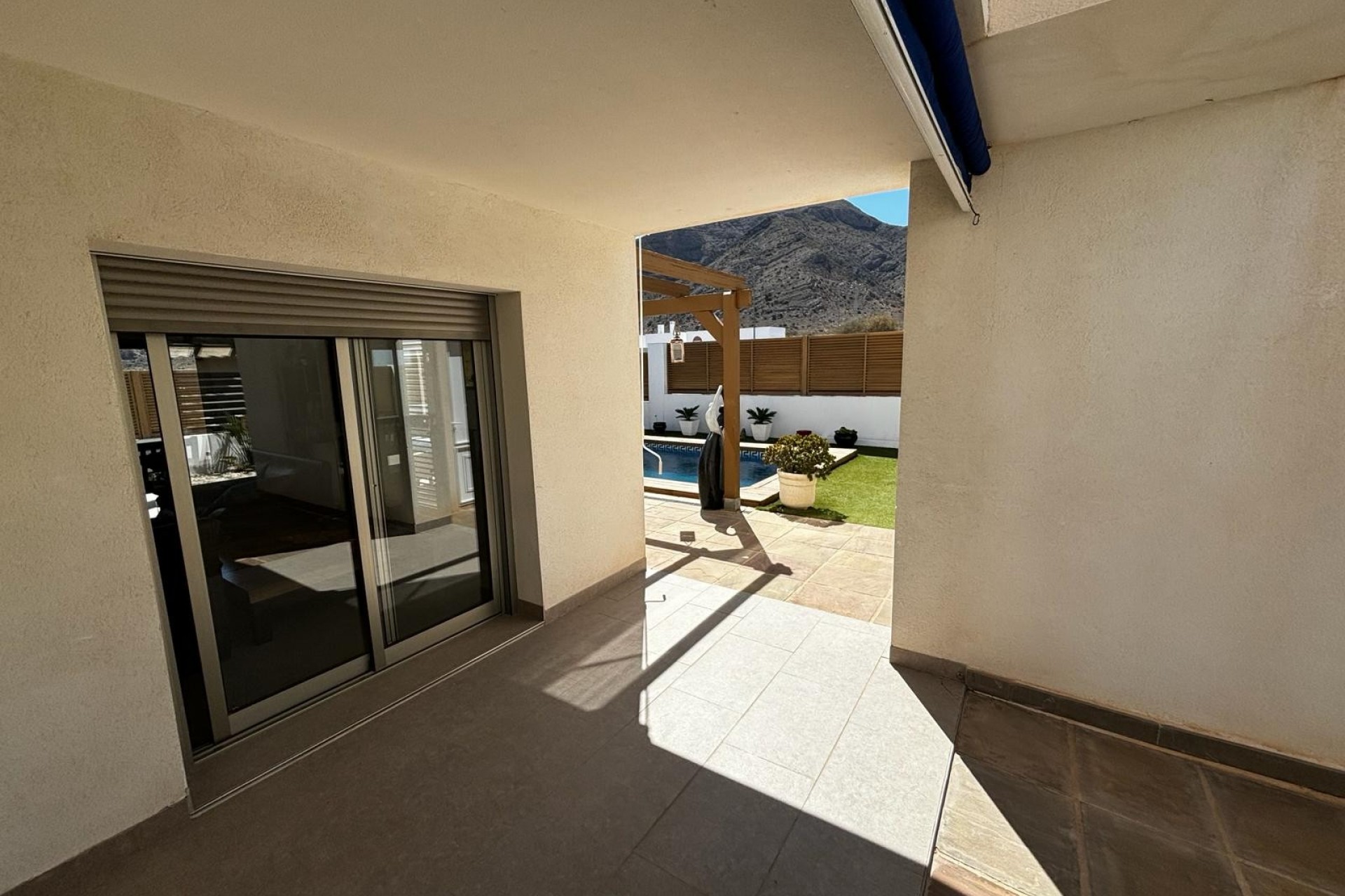 For sale - 3 Bedroom 4 Bathroom Detached House / Villa in Cox - Cox  - Alicante